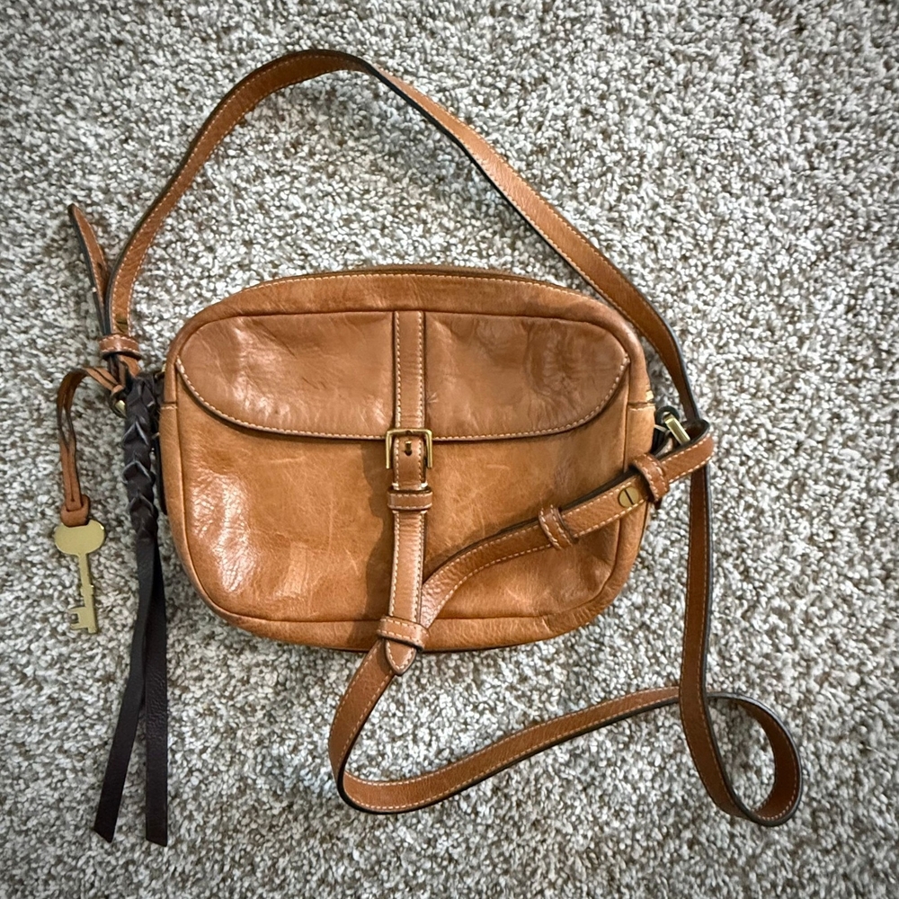 Fossil Elegant Tan Leather Crossbody Bag